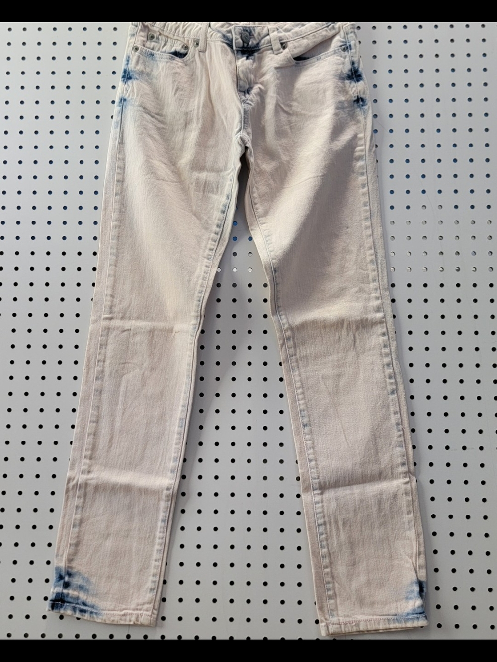 Aeropostale  Bayla Skinny Stone Wash Jeans Womens Size 4 White with Pink Tint